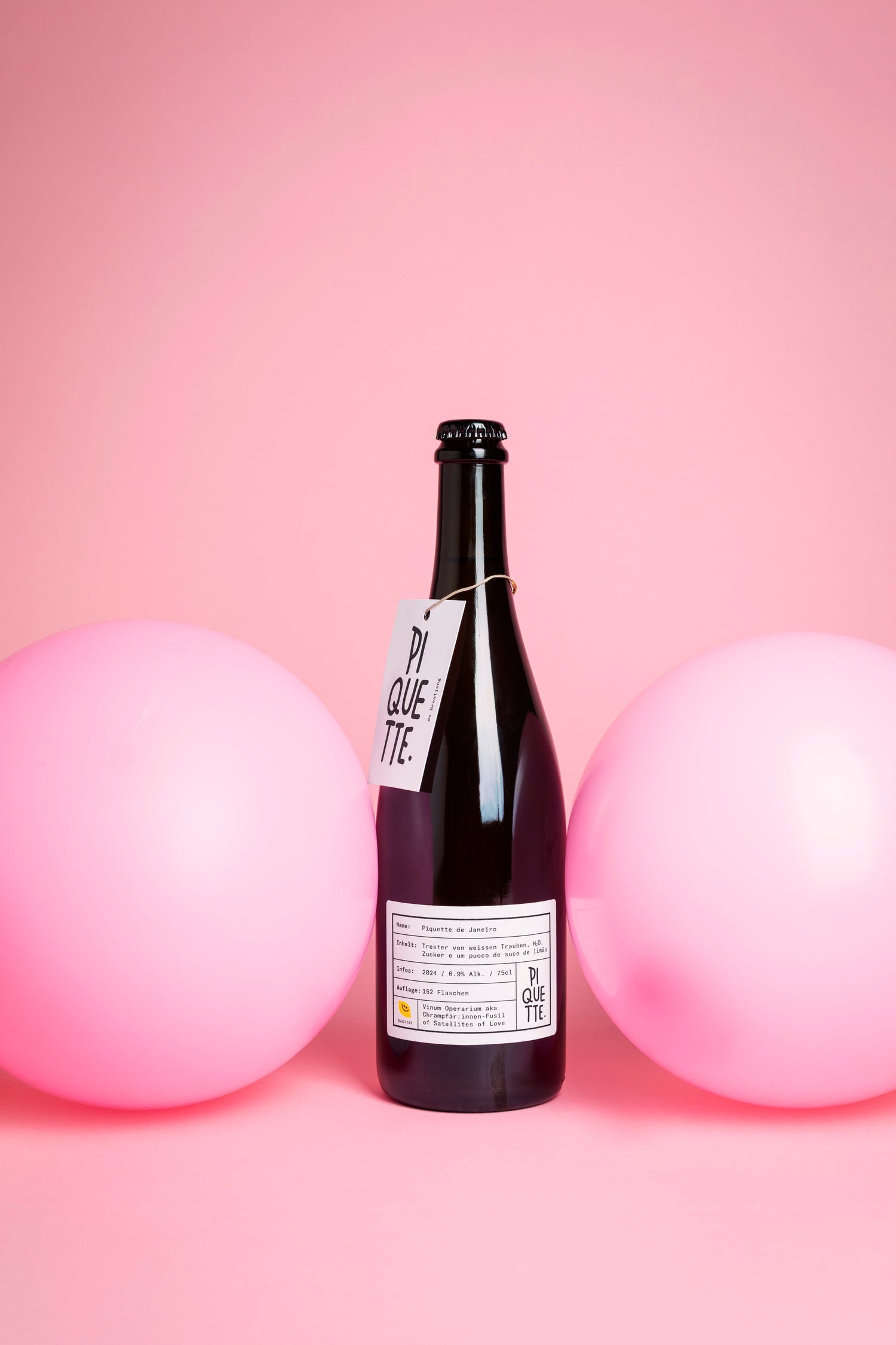 Piquette Flasche, zwei aufblasbare Balone